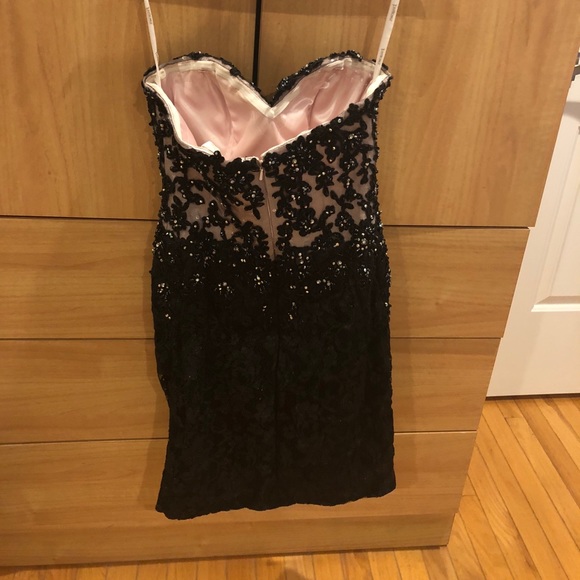 Tony Bowls Original. Size 4, worn once - Picture 3 of 5